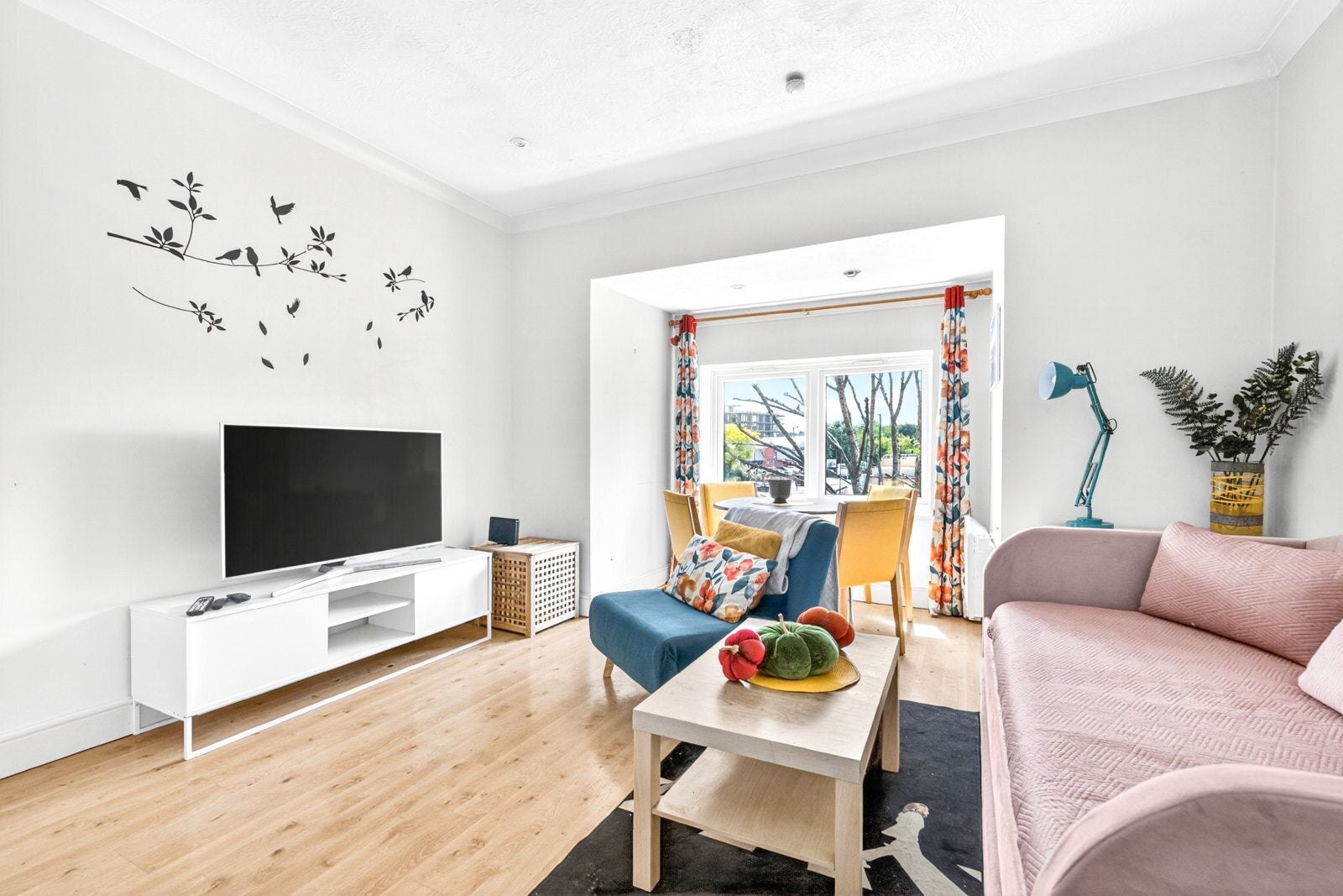 Flat Chaucer Drive in Greater London