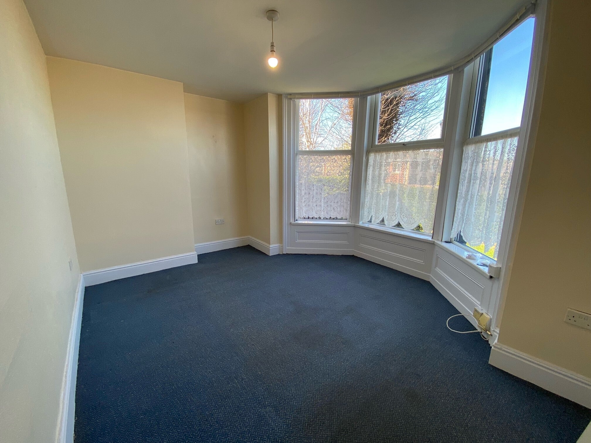 Flat Kimberworth Road in Rotherham