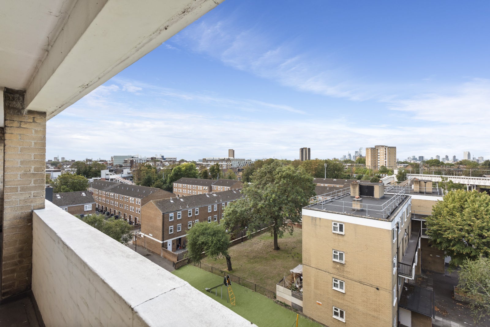 Flat Amhurst Road in Greater London