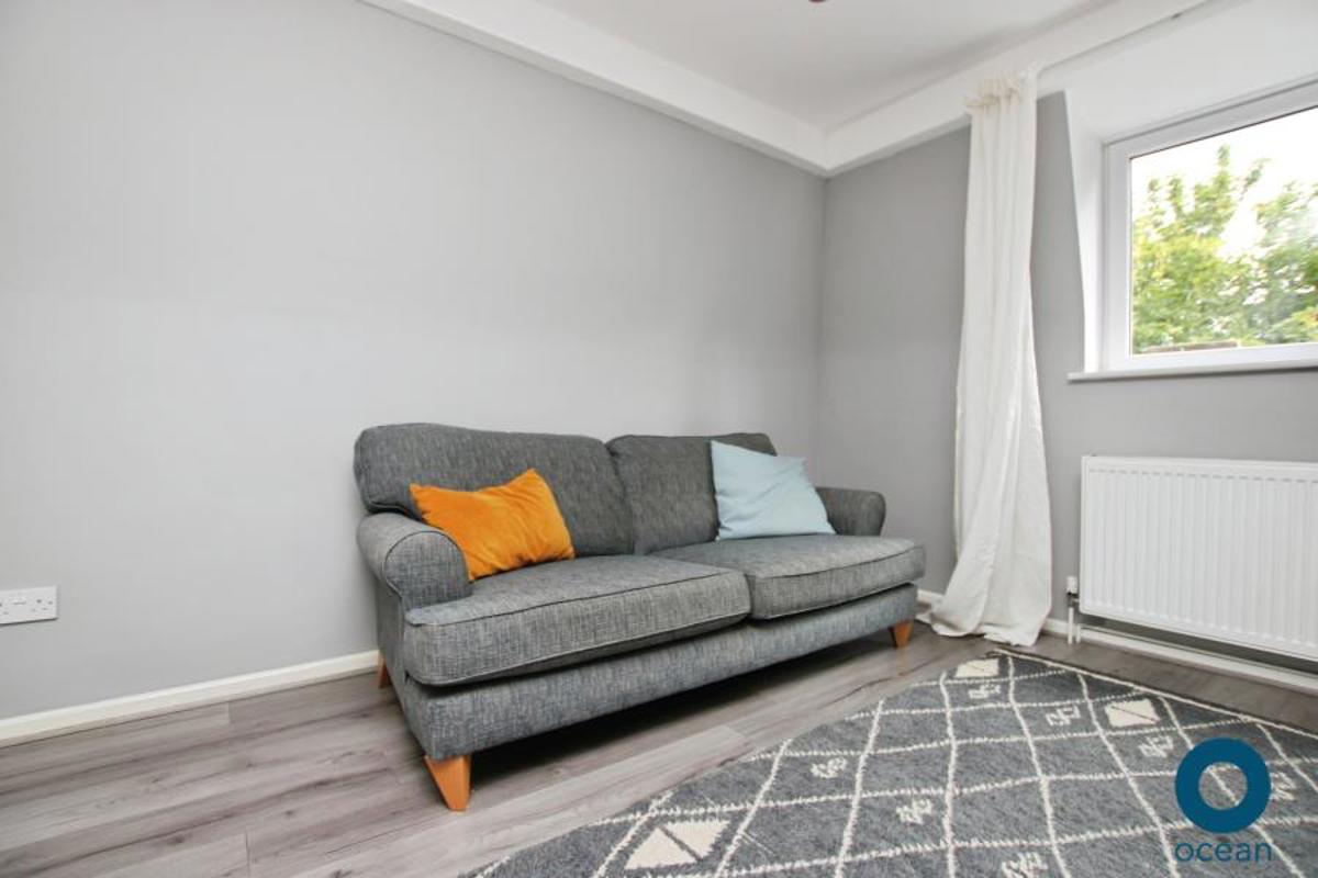 Flat Ashley Road in Bristol