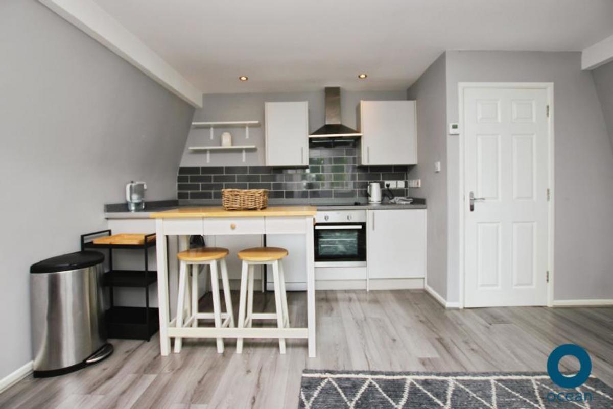 Flat Ashley Road in Bristol