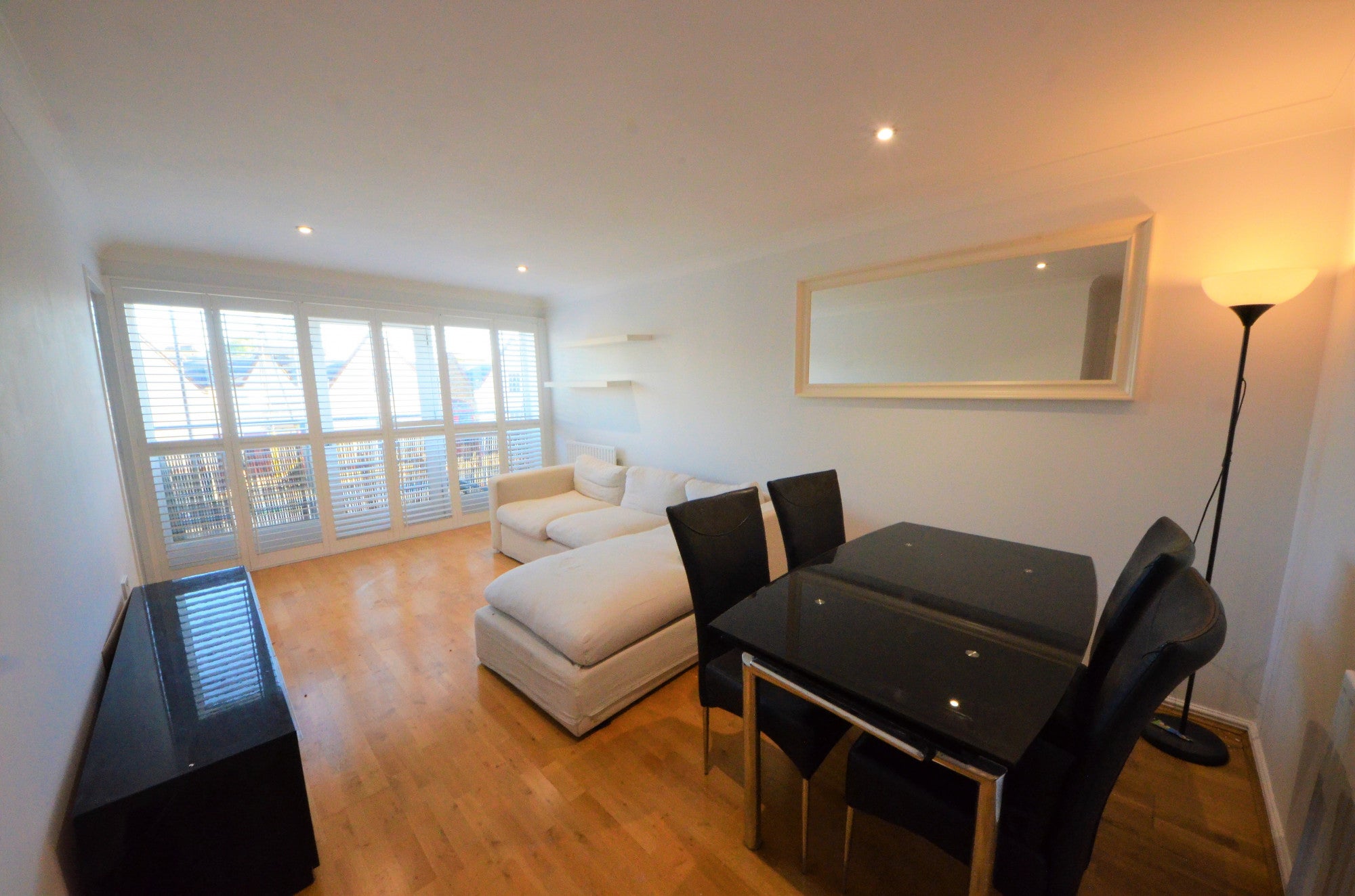 Flat New North Road in Greater London