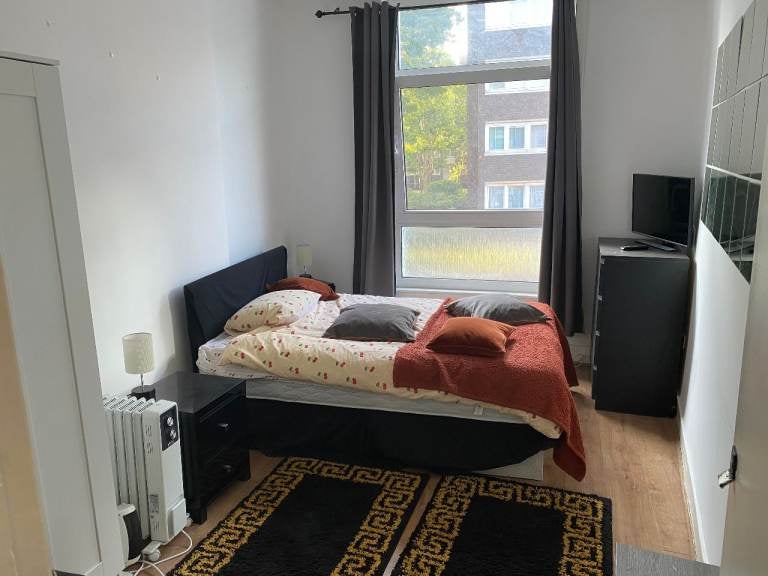 Room Chepstow Road in City of Westminster