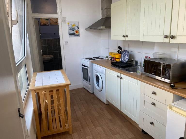 Room Chepstow Road in City of Westminster