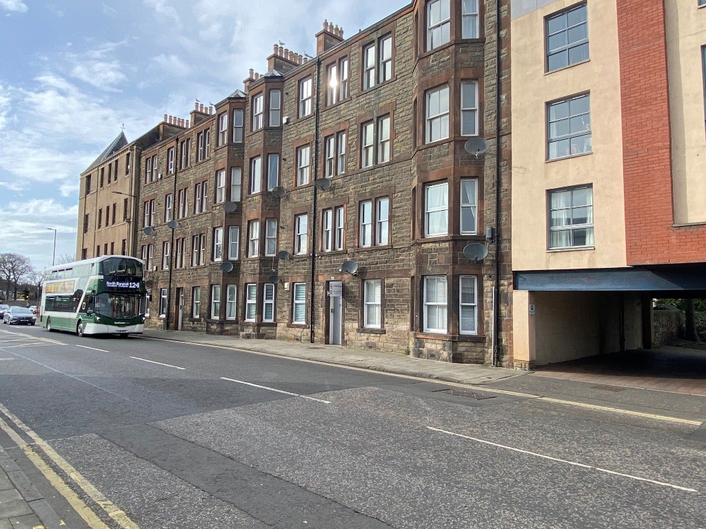 Flat North High Street in Musselburgh