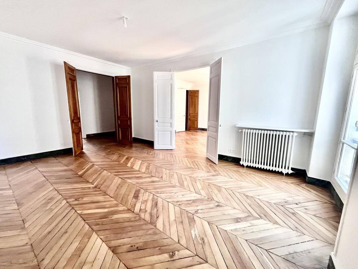Appartement Avenue des Champs-Élysées à Paris