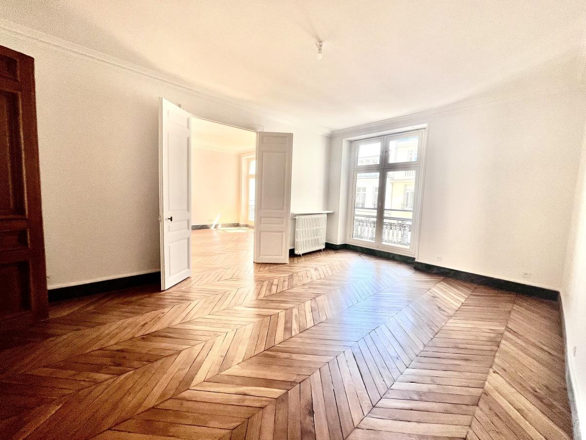 Appartement Avenue des Champs-Élysées à Paris