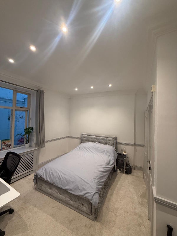 Room Lancaster Gate in City of Westminster