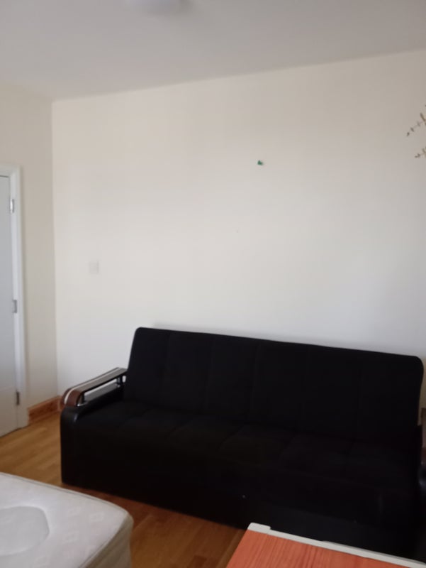 Room Chiswick High Road in Greater London
