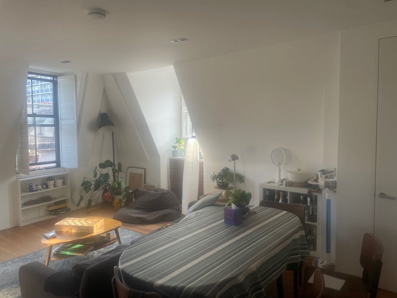 Room Coronet Street in Greater London