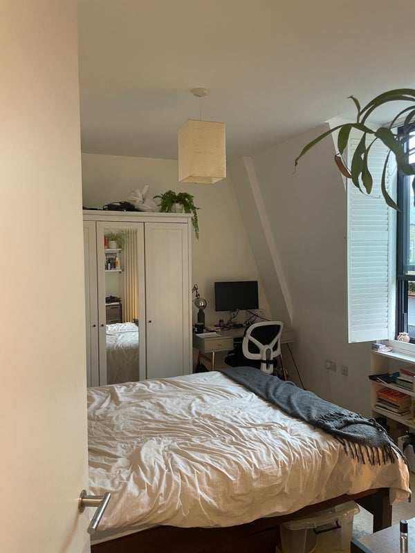 Room Coronet Street in Greater London