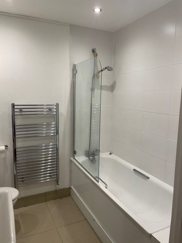 Room Coronet Street in Greater London