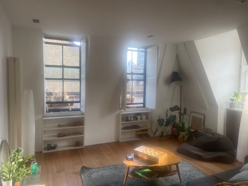 Room Coronet Street in Greater London