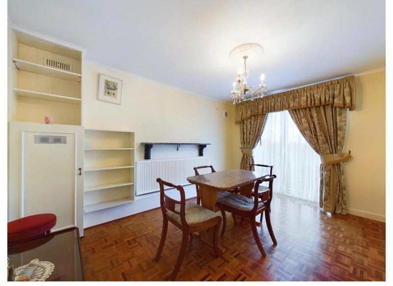 Flat Lynton Road in Greater London