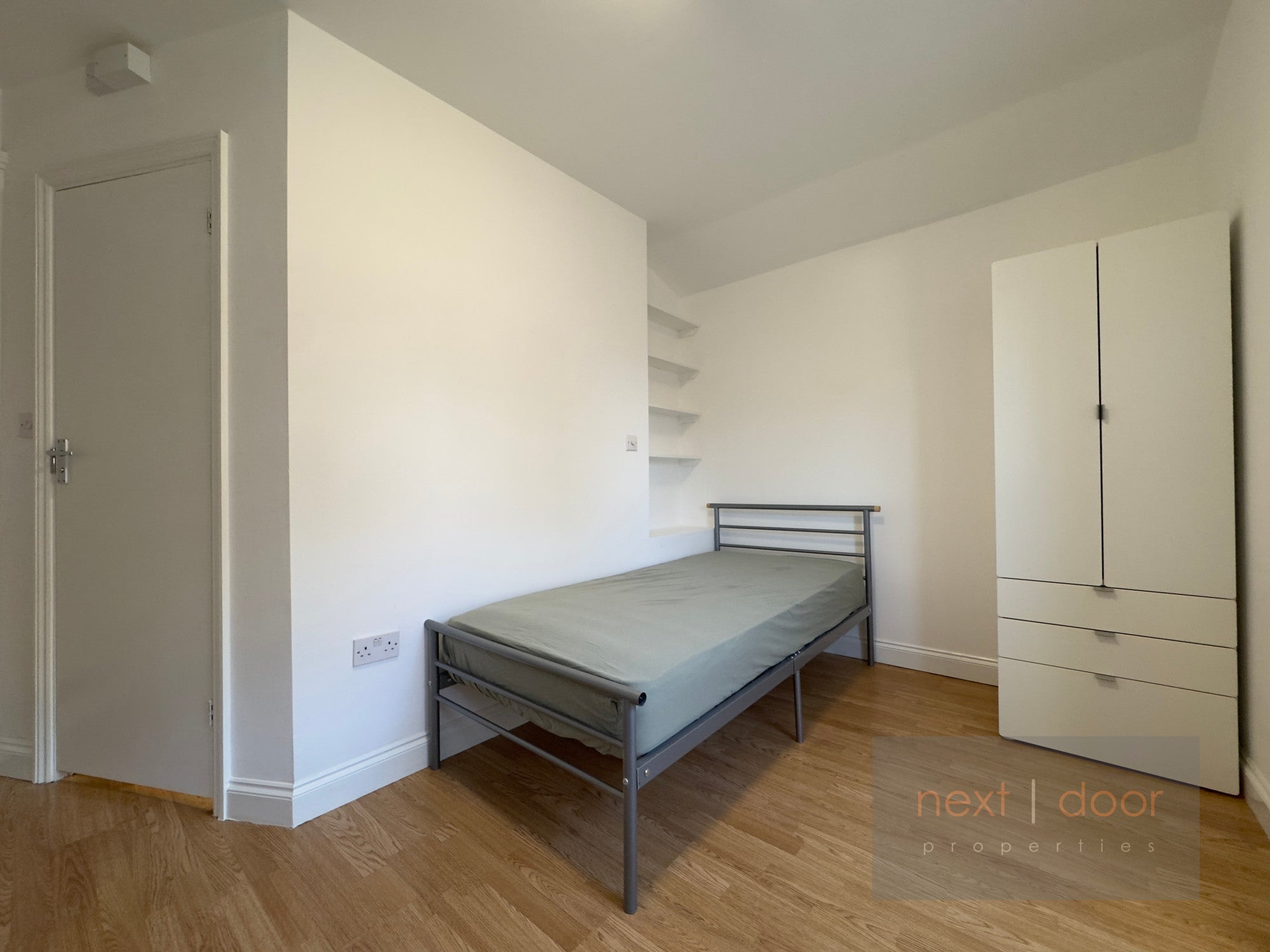 Flat South Lambeth Road in Greater London
