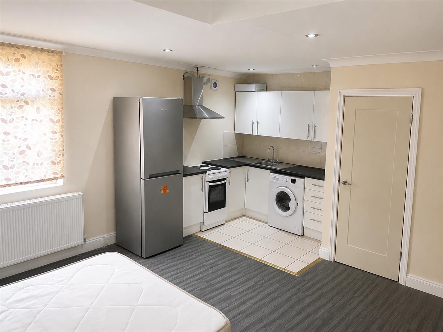 Room Whitton Road in Greater London