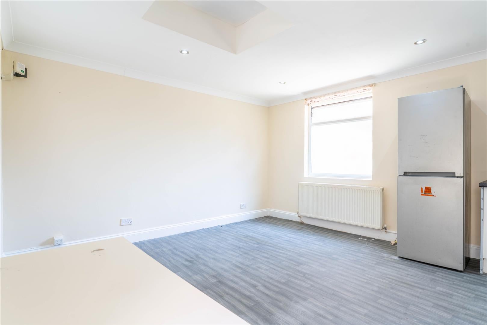 Room Whitton Road in Greater London