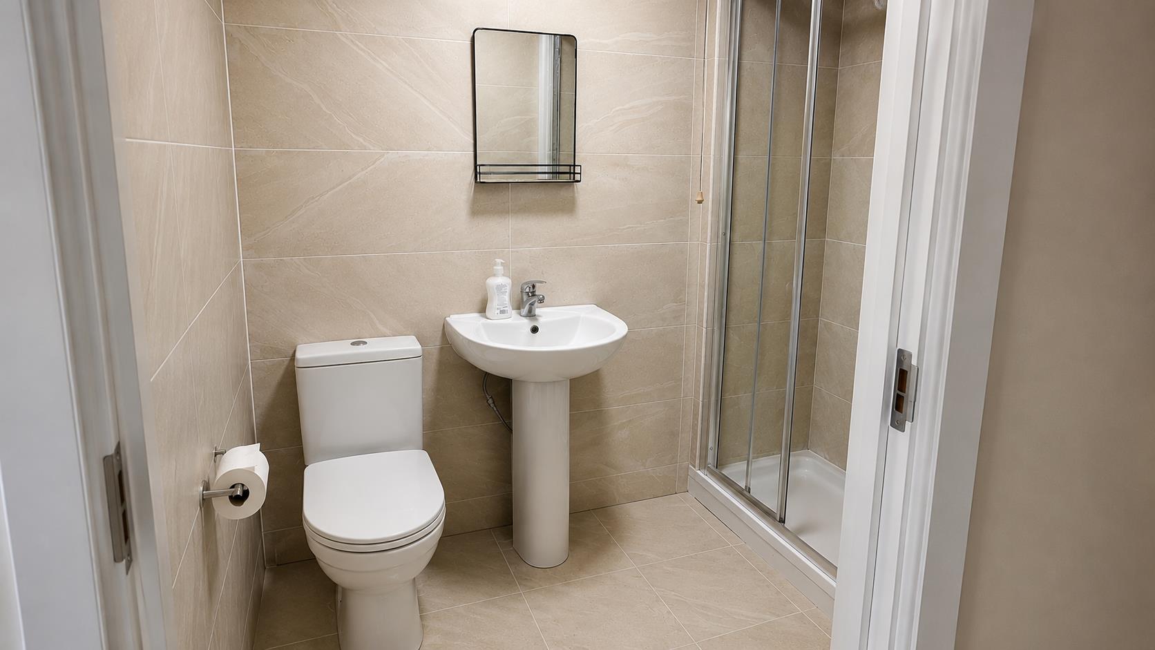 Room Whitton Road in Greater London