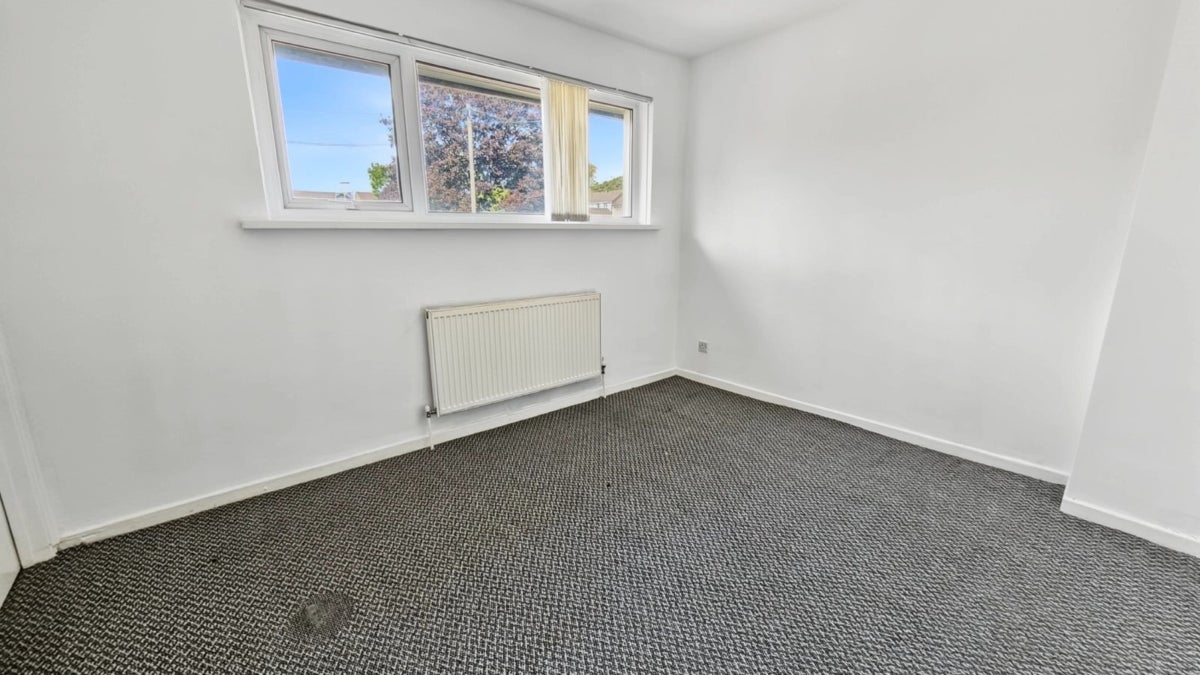 House Talbot Road in Pontyclun
