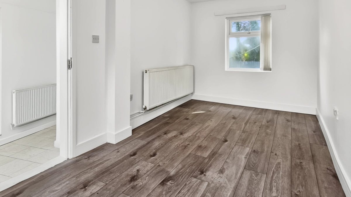 House Talbot Road in Pontyclun