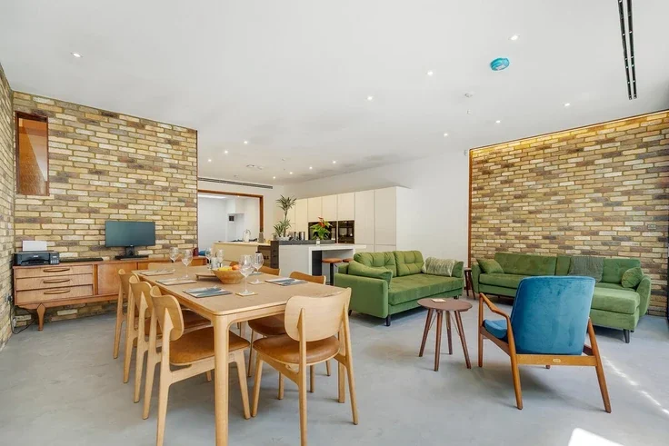 Flat Pembroke Walk in Greater London