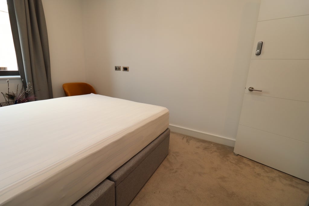 Room Globe Road in Greater London