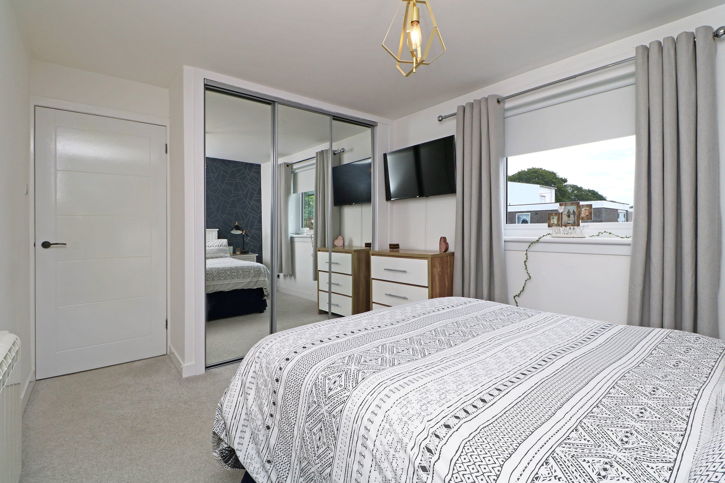 Flat Gardyne Place in Dundee