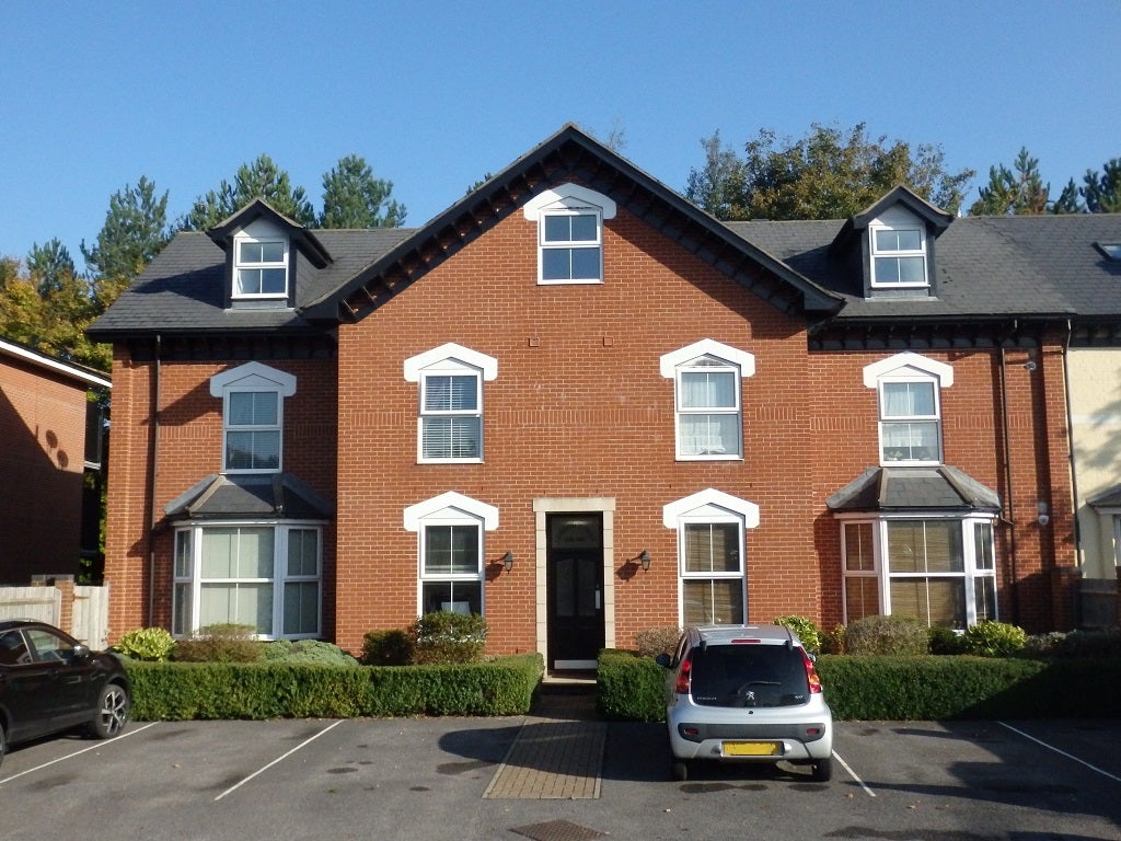 Flat London Road in Newbury