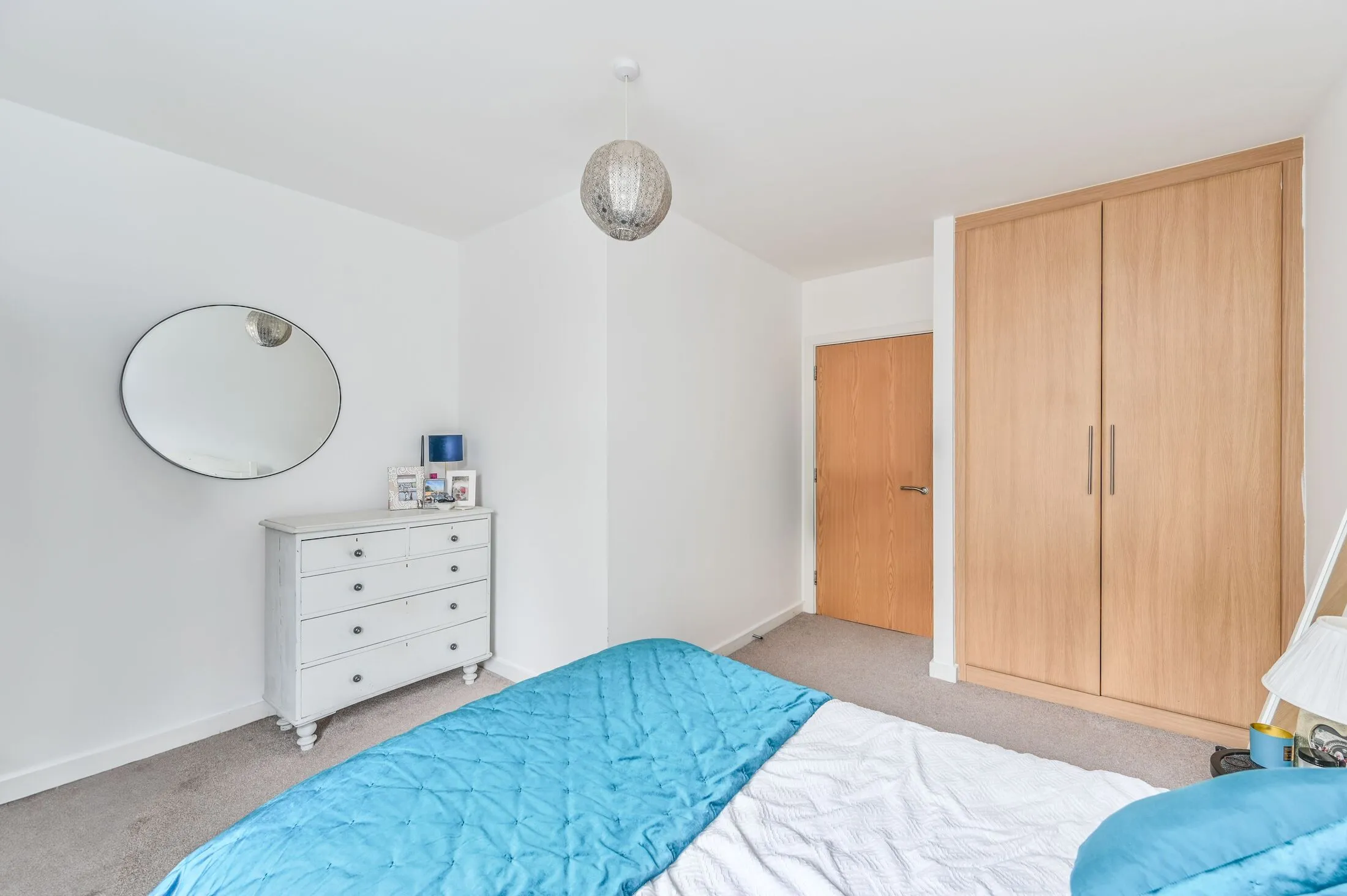 Flat Battersea Park Road in Greater London