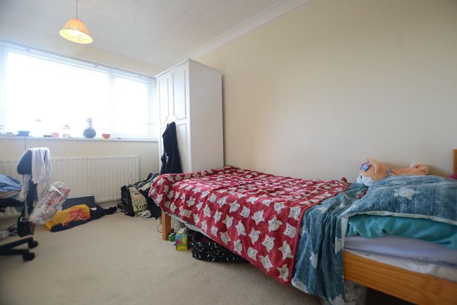 Room Whitmore Green in Farnham