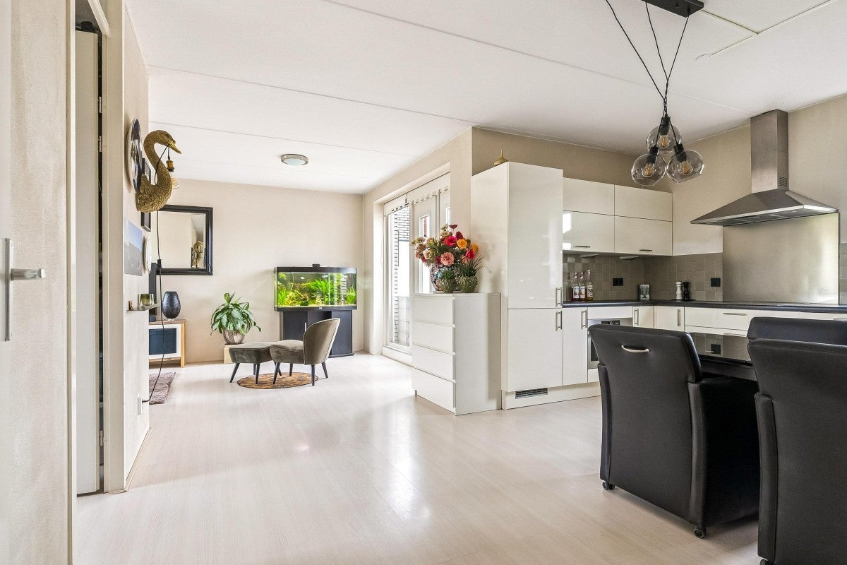 Appartement te koop: James Cookroute 57, Almere