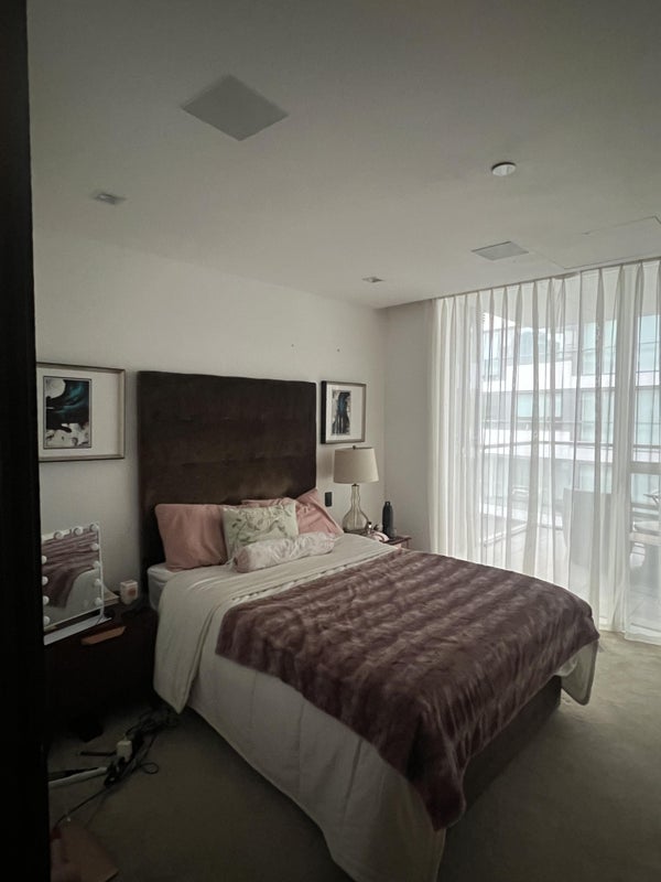 Flat Earls Way in Greater London