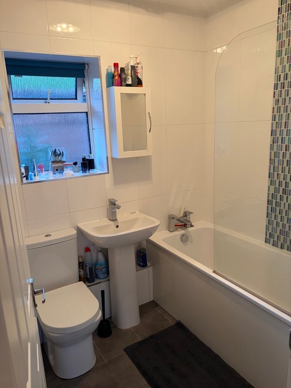 Room Craigen Avenue in Greater London