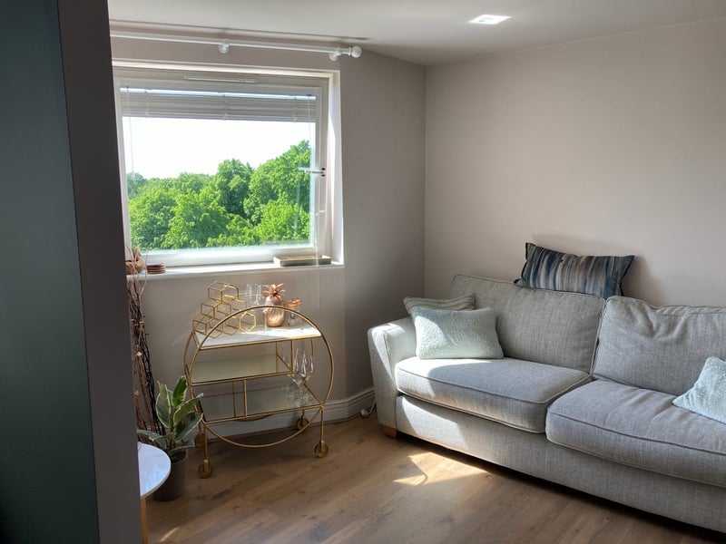 Flat Belgrave Road in Greater London