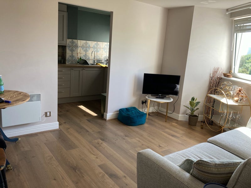Flat Belgrave Road in Greater London