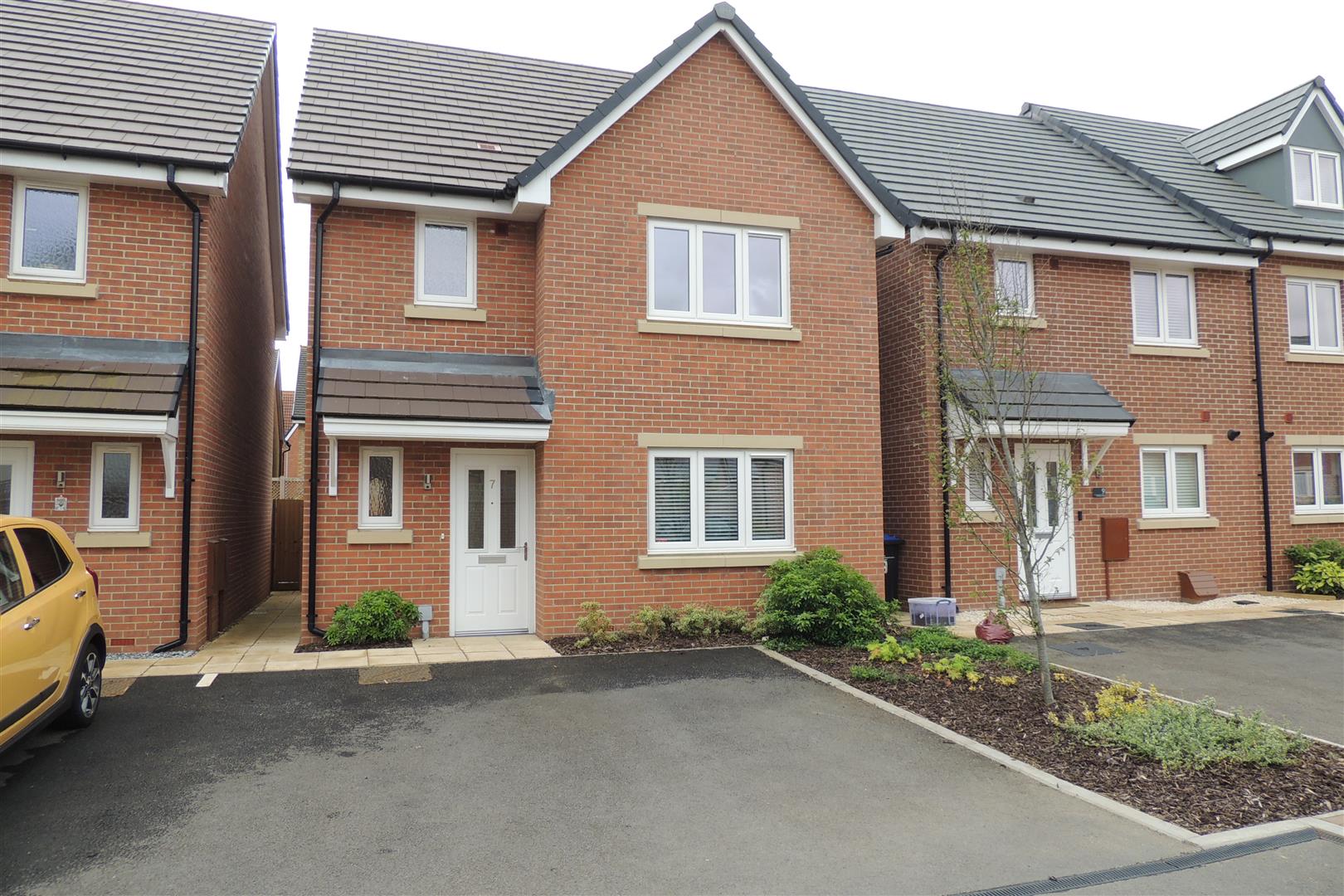 House Abbotsbury Way in Daventry