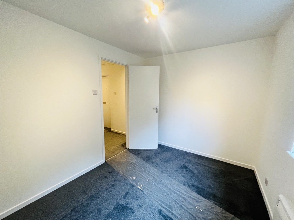 Flat Rushdon Close in Greater London