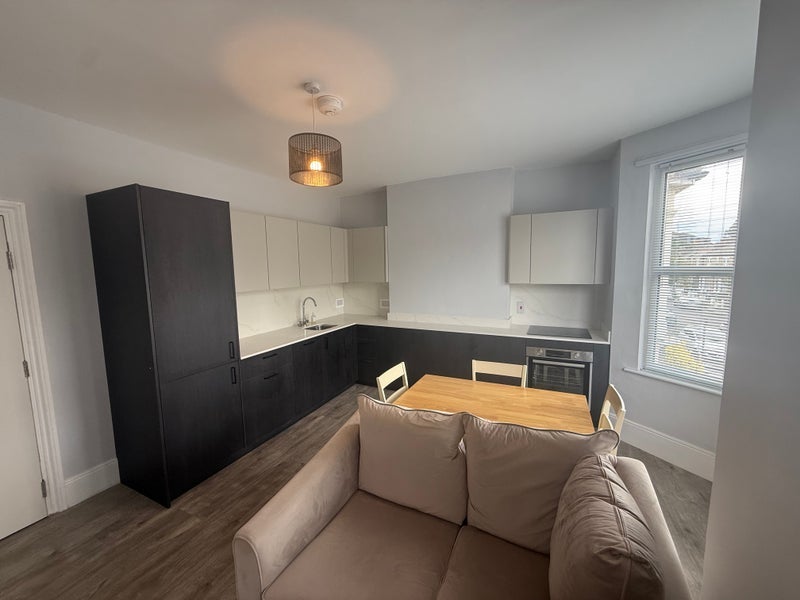 Room Farley Road in Greater London
