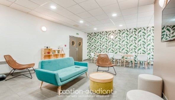Room Rue Raymond Marcheron in Vanves