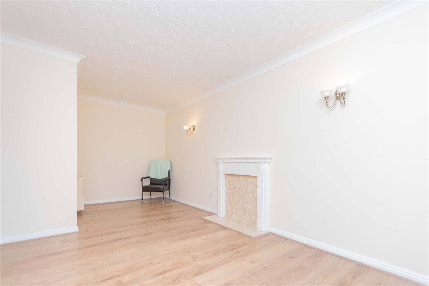 Flat Lingard Road in Manchester