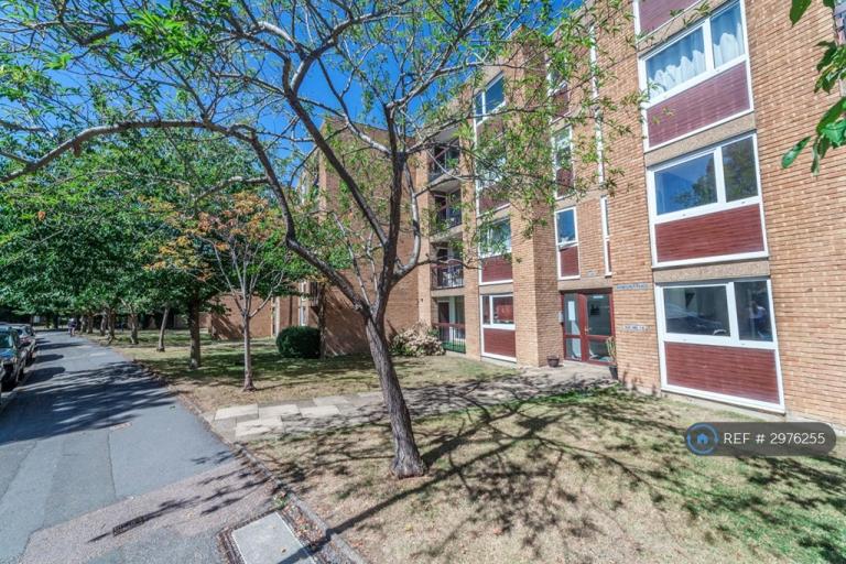 Flat Mulgrave Road in Greater London