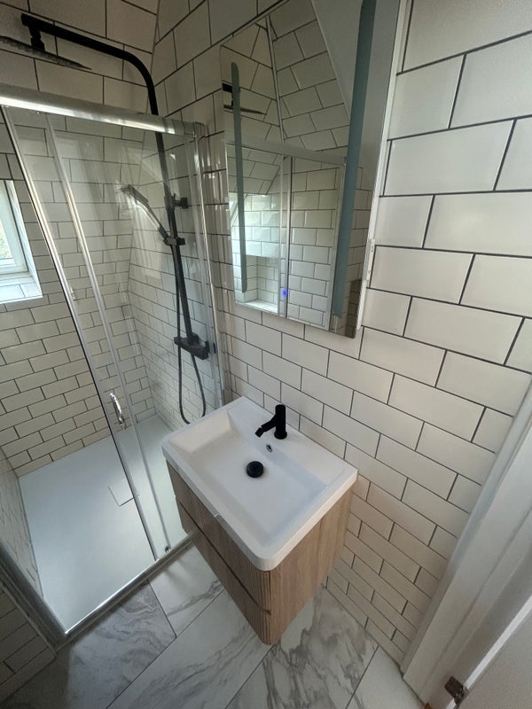 Flat Nightingale Lane in Greater London