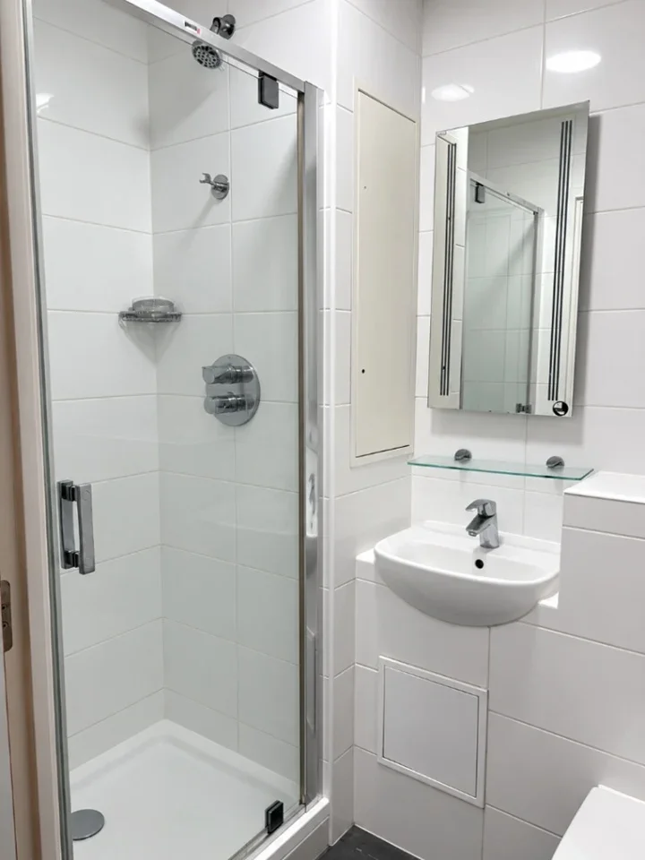 Flat Thurston Road in Greater London