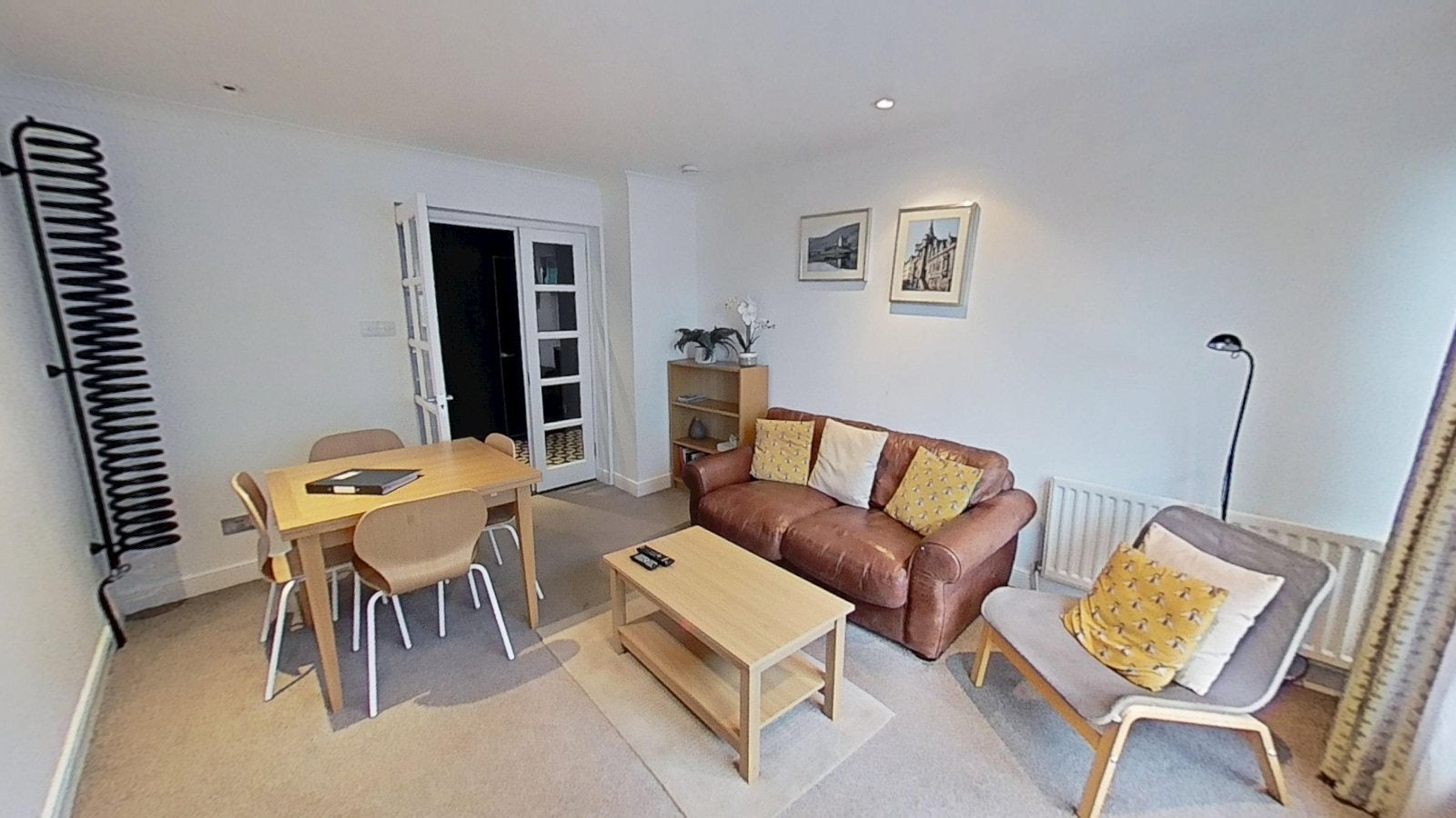 Flat Gentle's Entry in City of Edinburgh