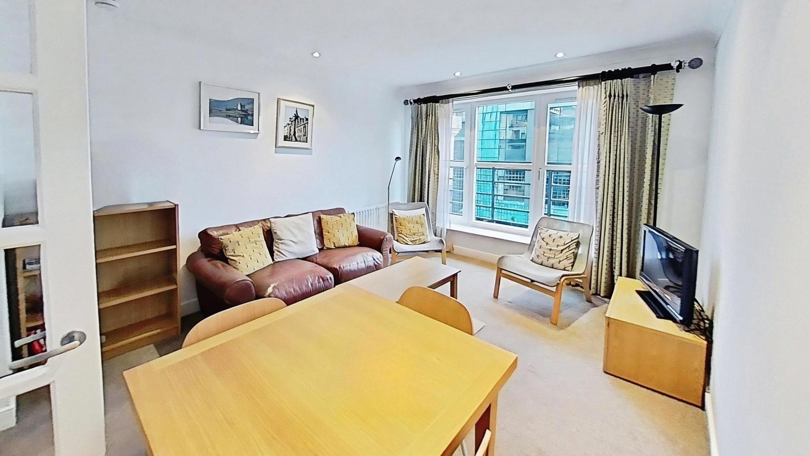 Flat Gentle's Entry in City of Edinburgh