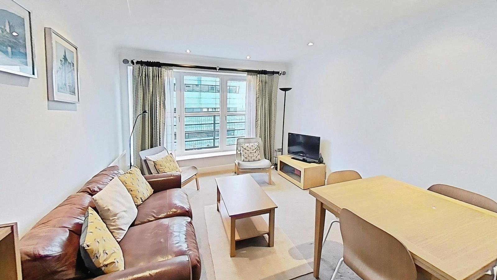 Flat Gentle's Entry in City of Edinburgh