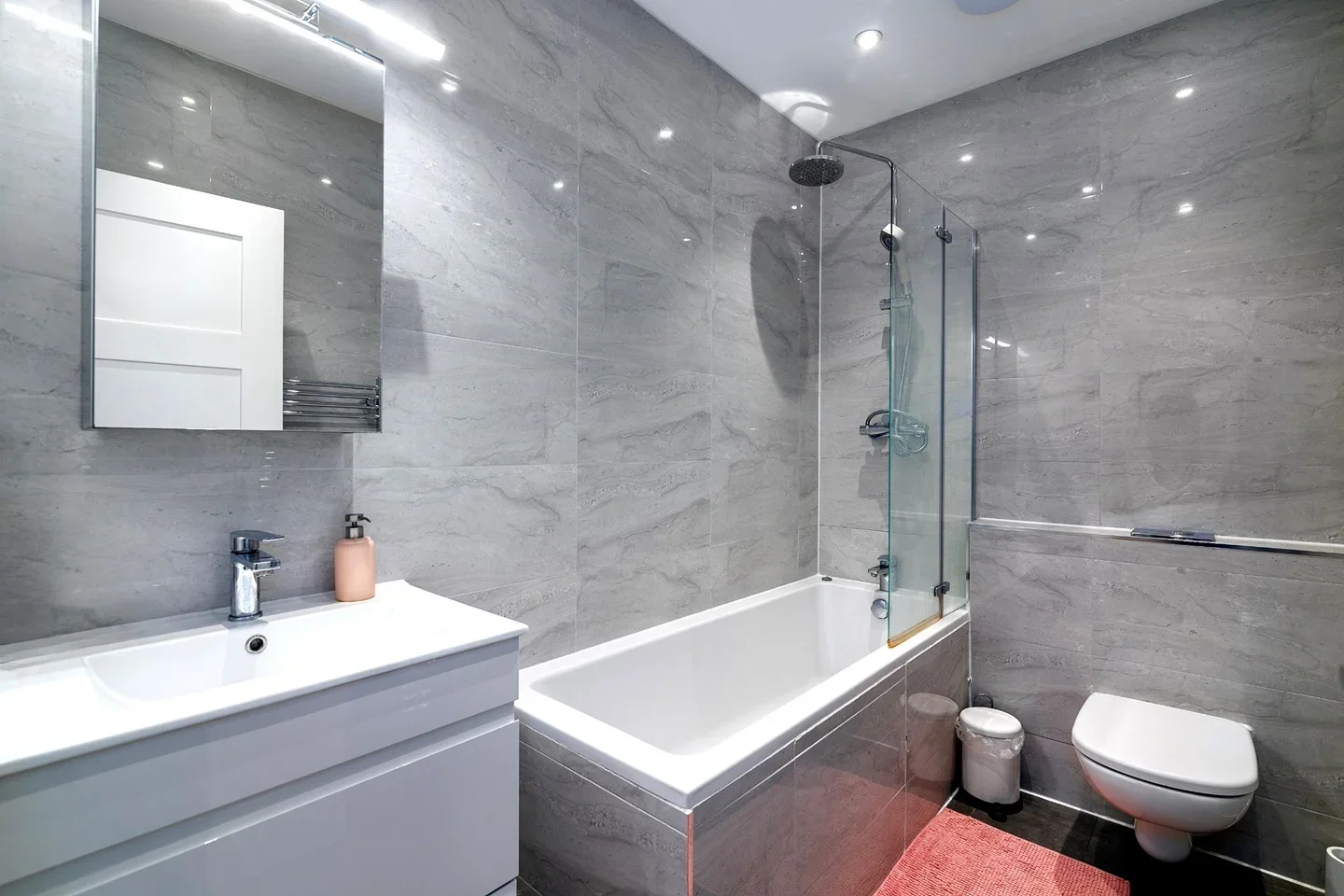 Flat Grand Union Walk in Greater London