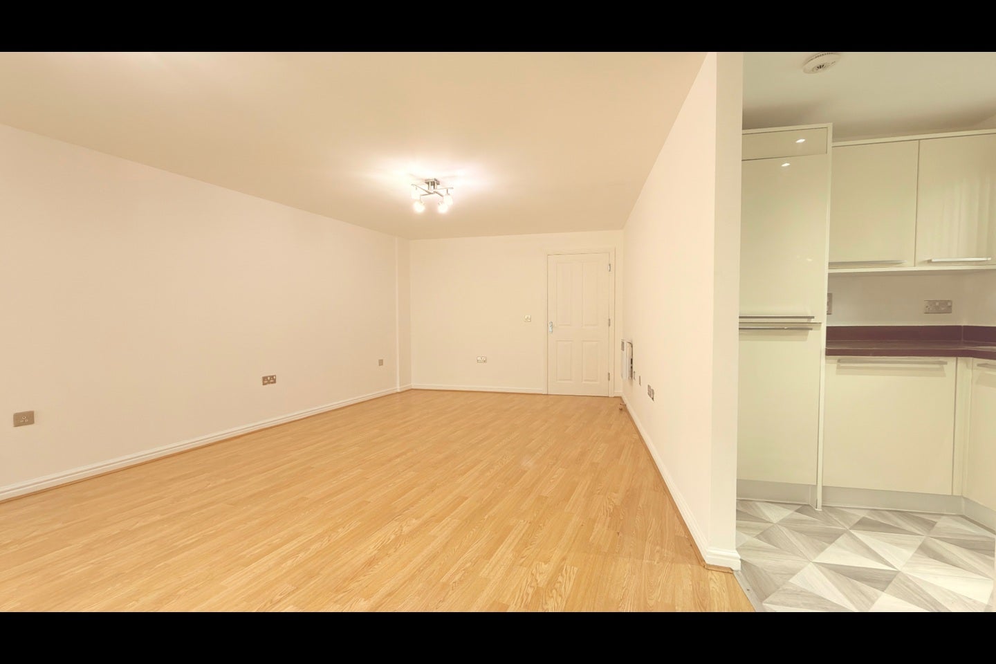 Flat Loates Lane in Watford