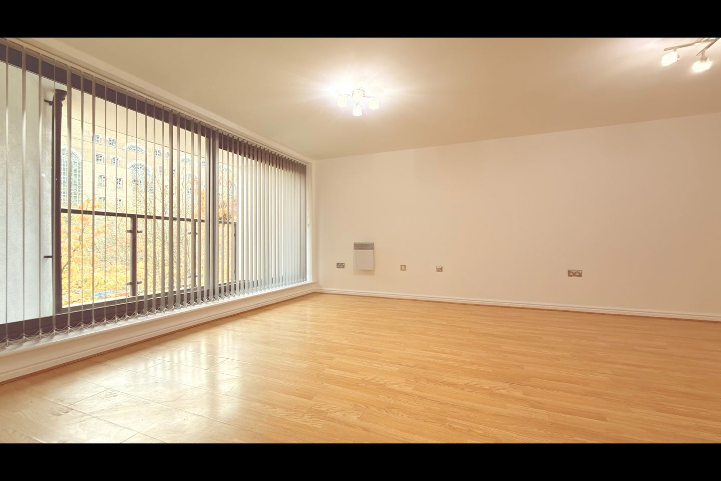 Flat Loates Lane in Watford
