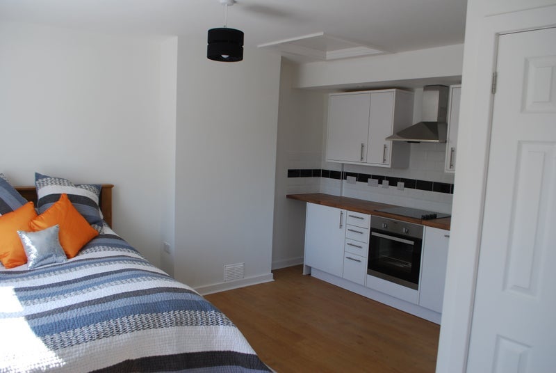 Room Granville Road in Poole